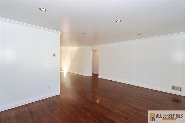 Building Photo - 1299 Kline Pl