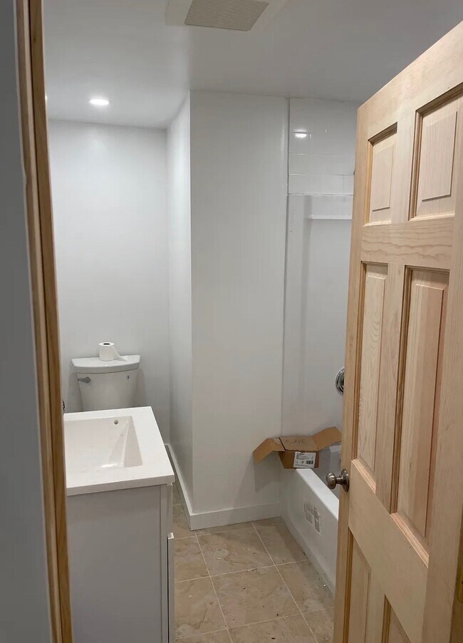 Building Photo - College Hill Apartments, LLC