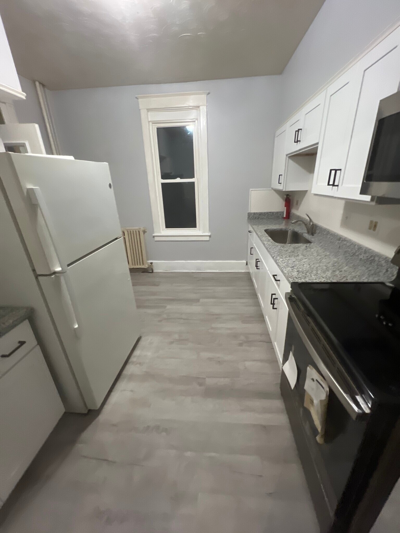 Building Photo - 208 W High St