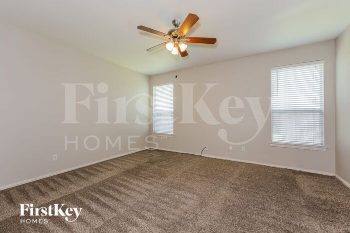 Building Photo - 5945 Iris Dr