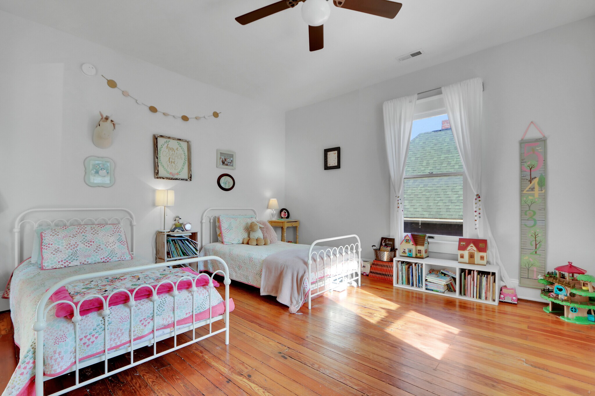 Building Photo - 1027 Eleanor St