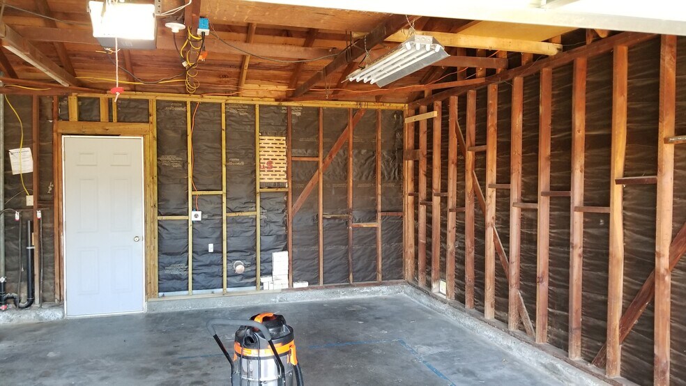Building Photo - 1741 Lahoud Dr