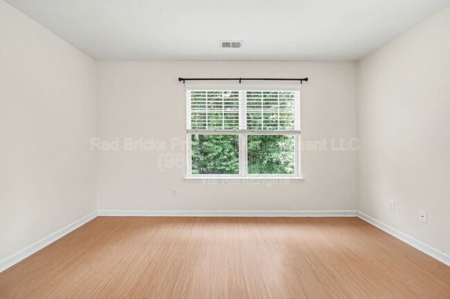 Building Photo - 10420 Benfield Rd