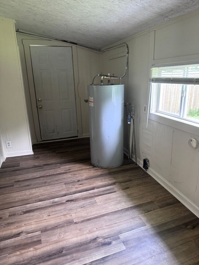Building Photo - Charming ranch home in Columbia: 2 bedroom...