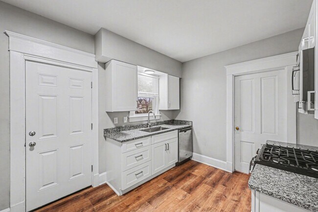 Building Photo - Fully Renovated 2BR Home – Modern Updates & Classic Charm