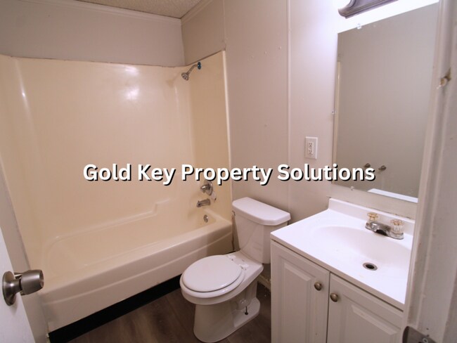 Building Photo - 4 Bed 1.5 Bath Home for Rent! (SECTION 8 APPROVED)
