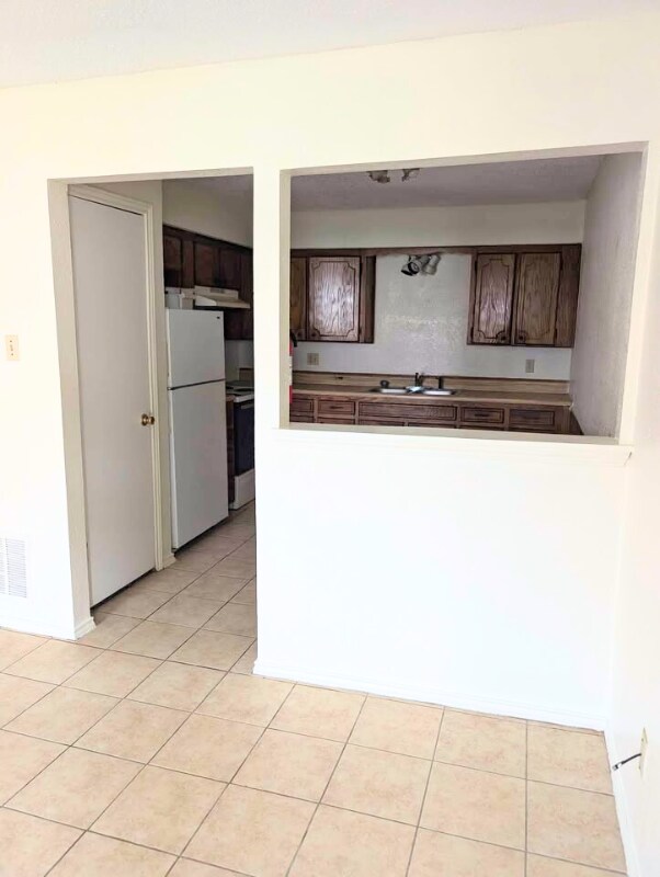 Building Photo - 505 Hackberry St