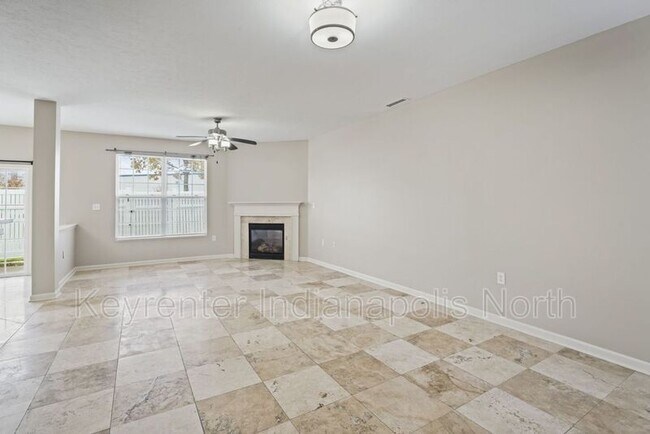 Building Photo - 16355 Meadowlands Ln