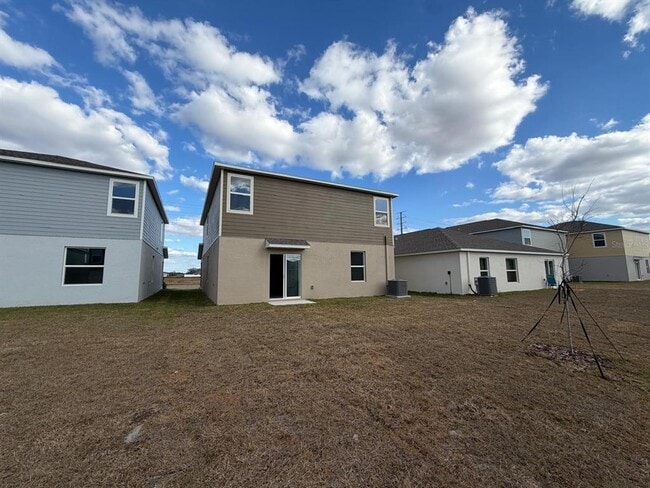 Building Photo - 2142 Chris Dr