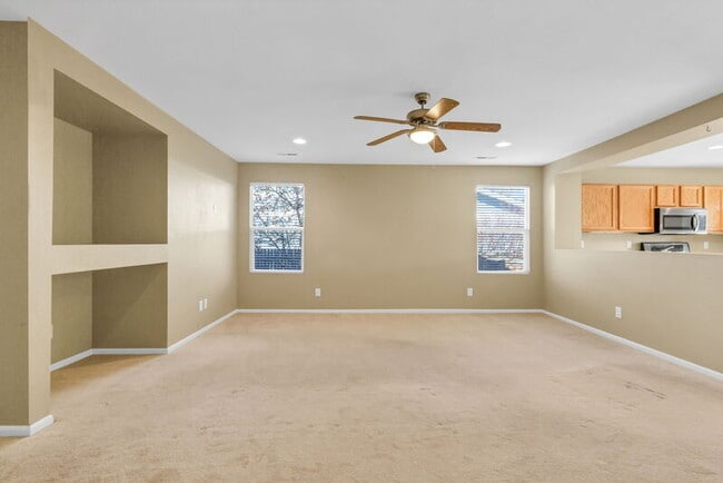 Building Photo - 857 Stagecoach Dr