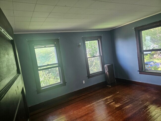 Building Photo - 32 Latham St