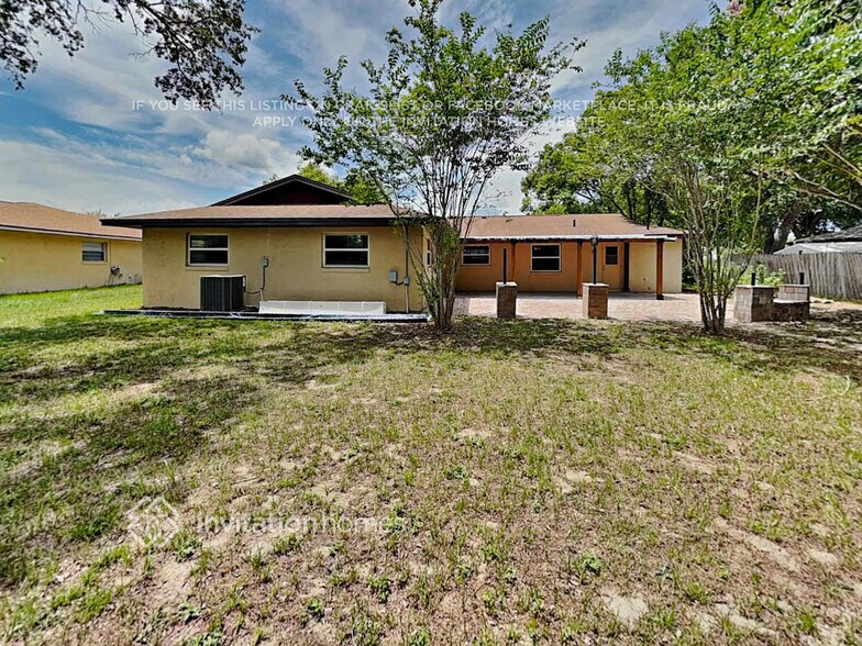 Building Photo - 8140 Caraway Dr