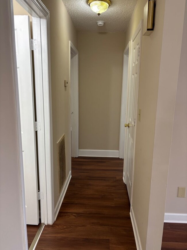 Building Photo - 373