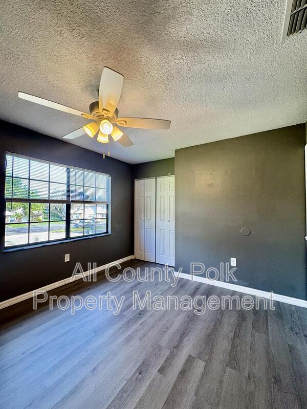 Building Photo - 1415 Ridge Lake Ct