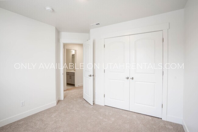 Building Photo - 4152 W 2010 N