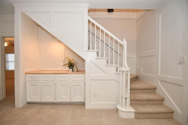 Building Photo - 7614 Club Lake Dr