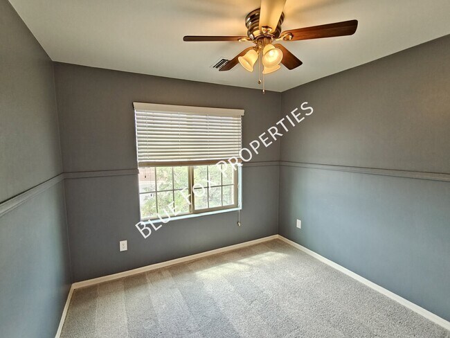 Building Photo - 8079 S Dolphin Way