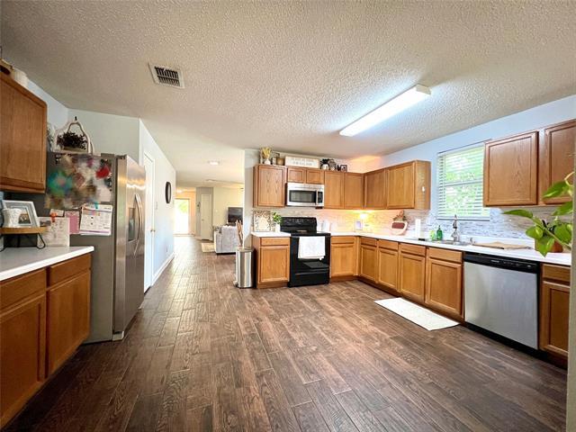 Building Photo - 1116 Willow Tree Dr