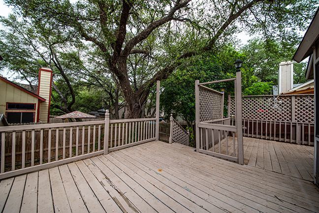 Building Photo - "Charming 3-Bedroom Sanctuary with 2 Full ...