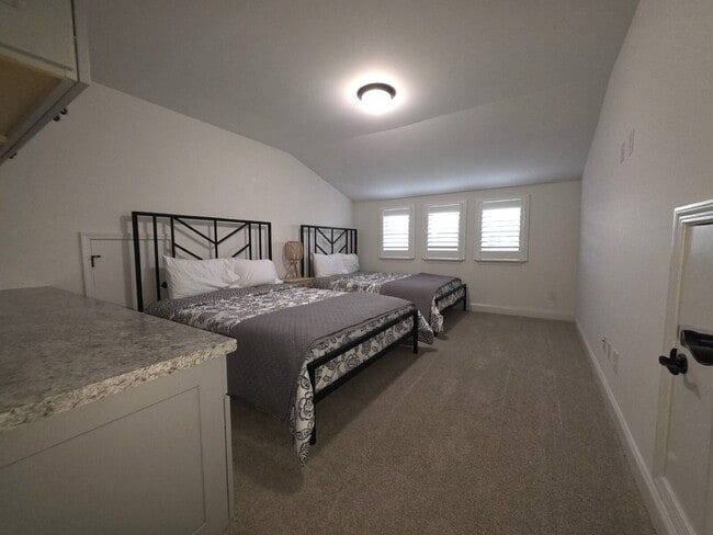 Building Photo - Resort Living At It's Finest in Foxland Harbor