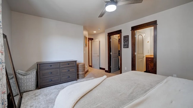 Building Photo - Well-kept Townhome for Rent in Bozeman! Near Parks, Schools and Trails.