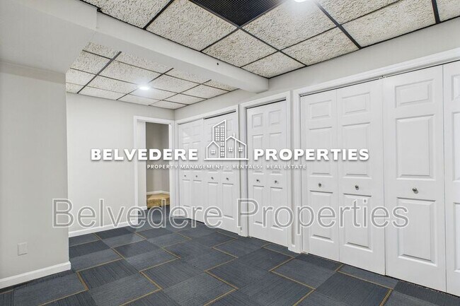 Building Photo - 18-B Park Village Ln