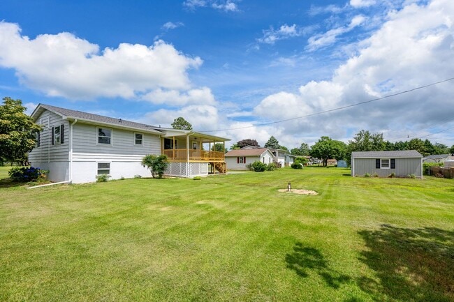 Building Photo - Charming Bi-Level for rent in Milford, $2,...