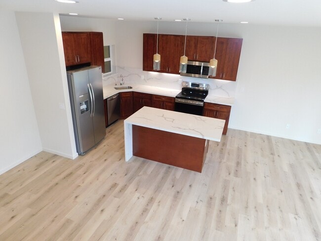 Building Photo - Kailua home on Kawainui canal, paddlers paradise, pet friendly