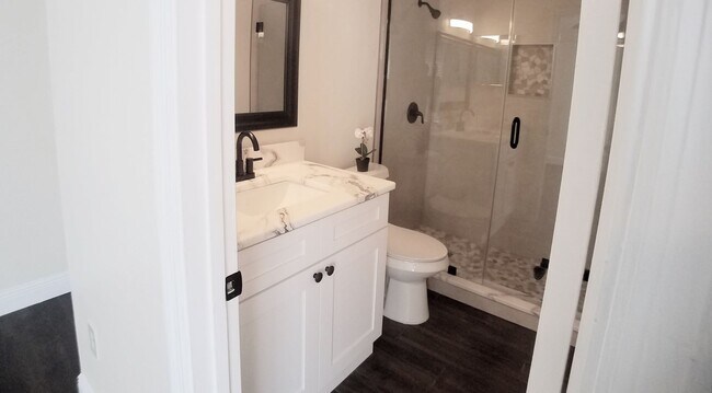 Building Photo - Stunning All Upgraded 2/2 Condo x Rent @ Winter Park Village next to Full Sail !