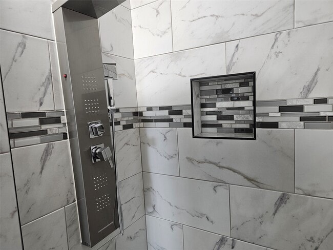 Building Photo - 1368 Rd 5735