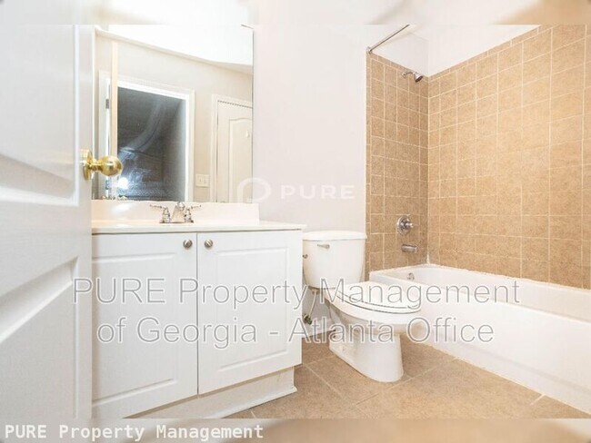 Building Photo - 5905 Oakbrook Lake Ct