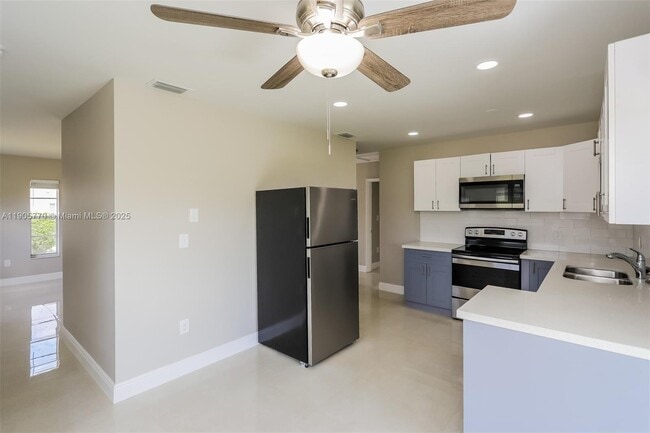 Building Photo - 16905 SW 106th Ct