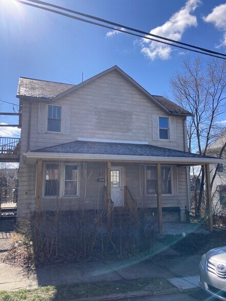 Building Photo - 240 W Hallam Ave