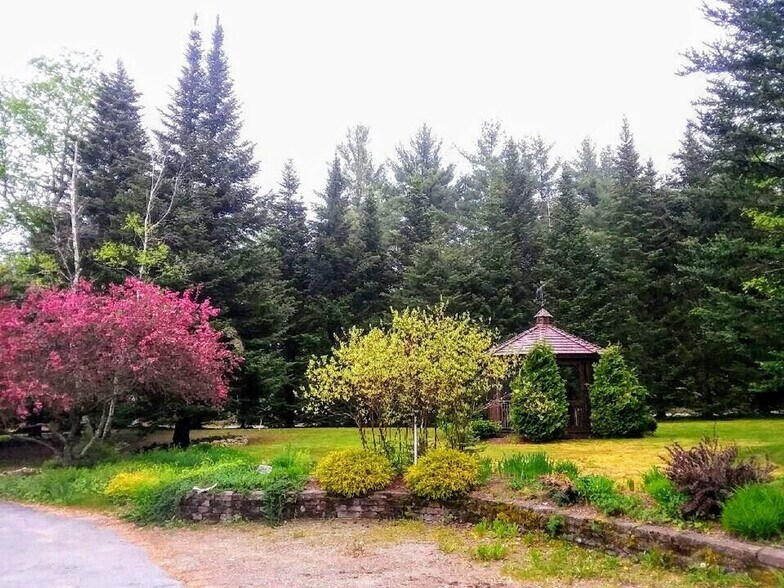 Building Photo - 140 Paquette Cir