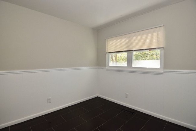 Building Photo - 1602 Apple Valley Dr