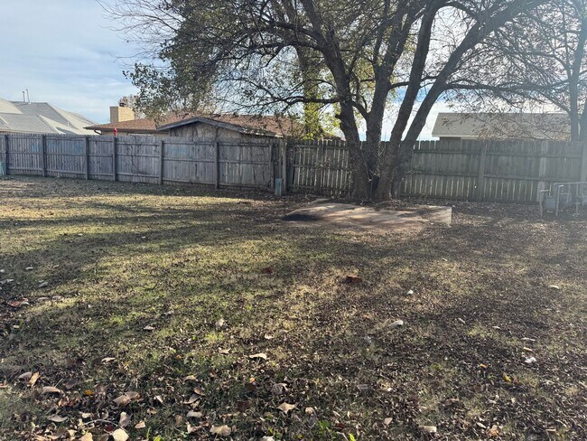 Building Photo - 6605 NW Denver Ave