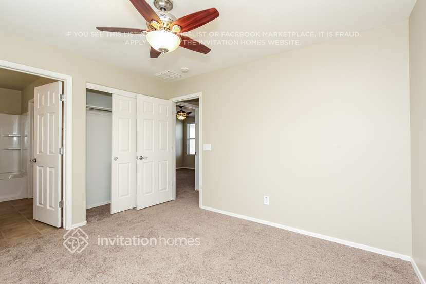 Building Photo - 5753 W Siesta Way