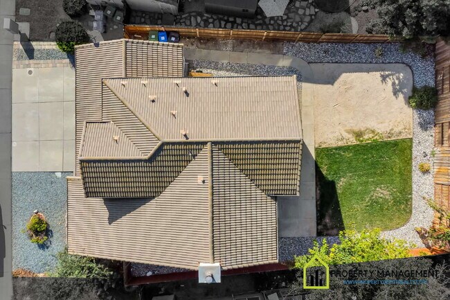 Building Photo - 5-Bedroom Residence Ready for Immediate Move-In
