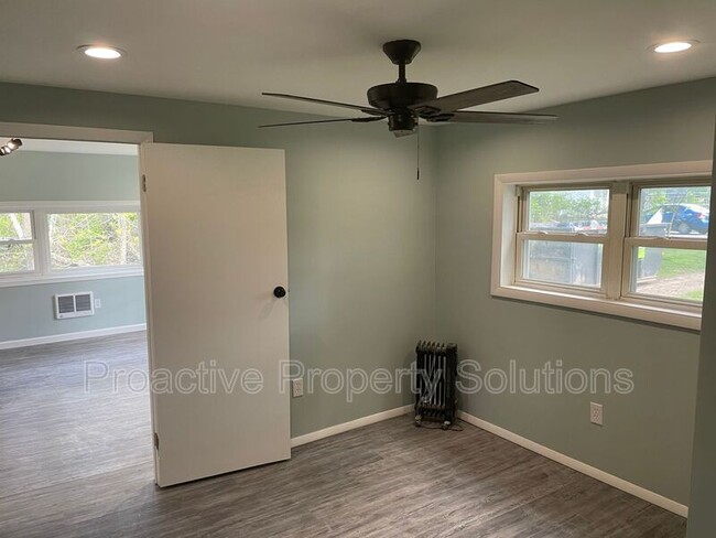 Building Photo - 3512 Pocono Park Dr