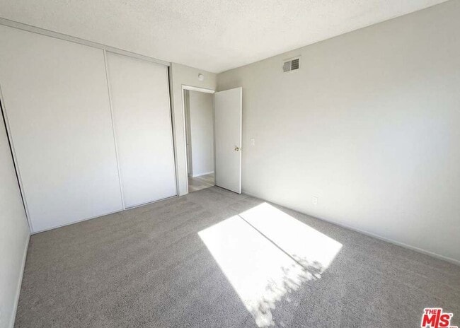 Building Photo - 6406 Regatta Ct