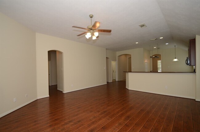 Building Photo - 23207 Dewflower Dr