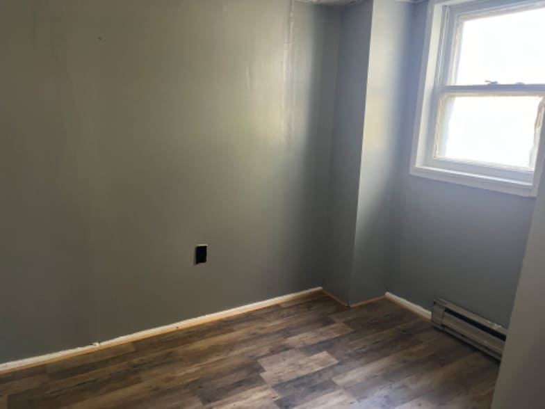 Building Photo - 636 Enders Ave