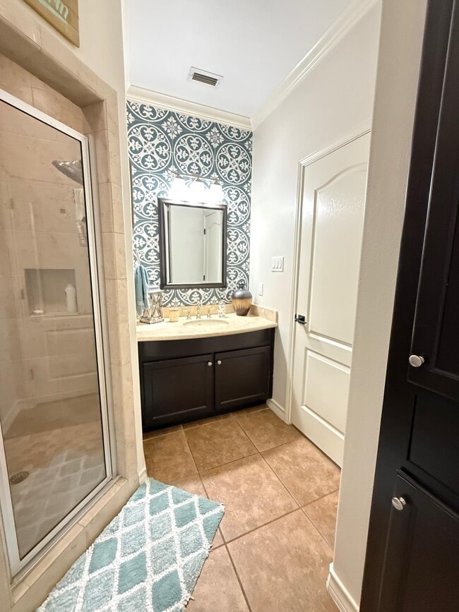 Building Photo - 3811 Sandcliff Dr