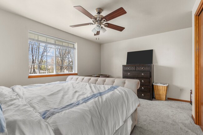 Building Photo - 1893 N Margaret St