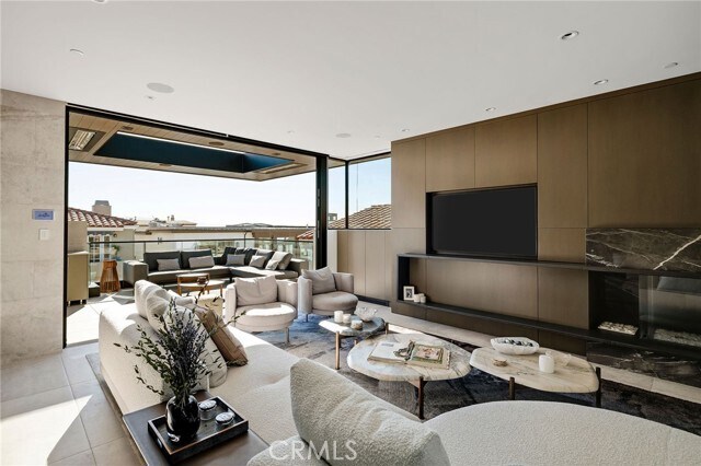 Building Photo - 121 25th St