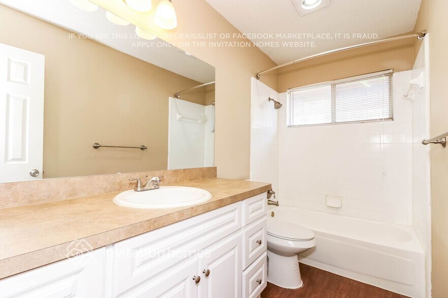 Building Photo - 1603 Barclay Dr