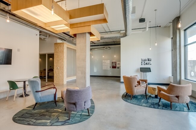 Building Photo - 2426 Welton St