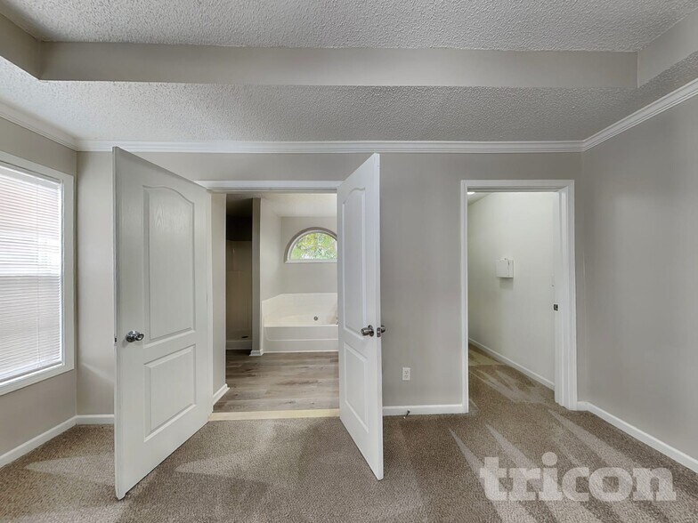 Building Photo - 10162 Commons Way