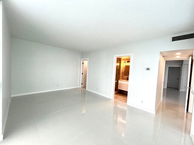 Building Photo - Fully Renovated East-Facing 2BR/2BA + Bonus Room | Ocean Views | In-Unit W/D