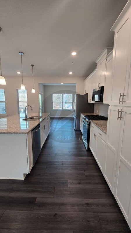 Building Photo - 209 Commons Ave